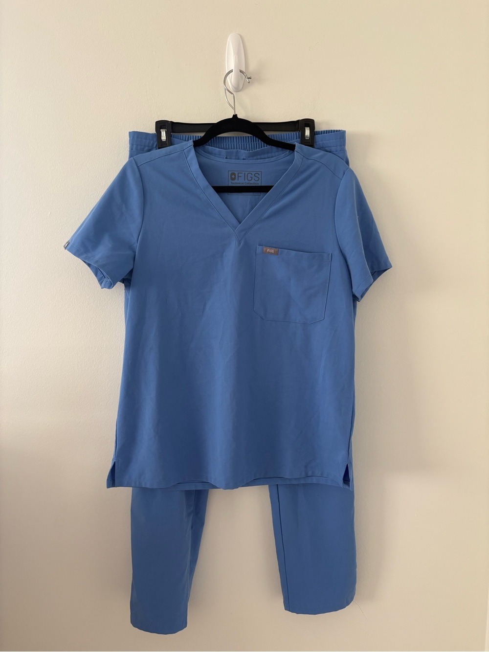Women’s FIGS Matching Scrub Set Medium